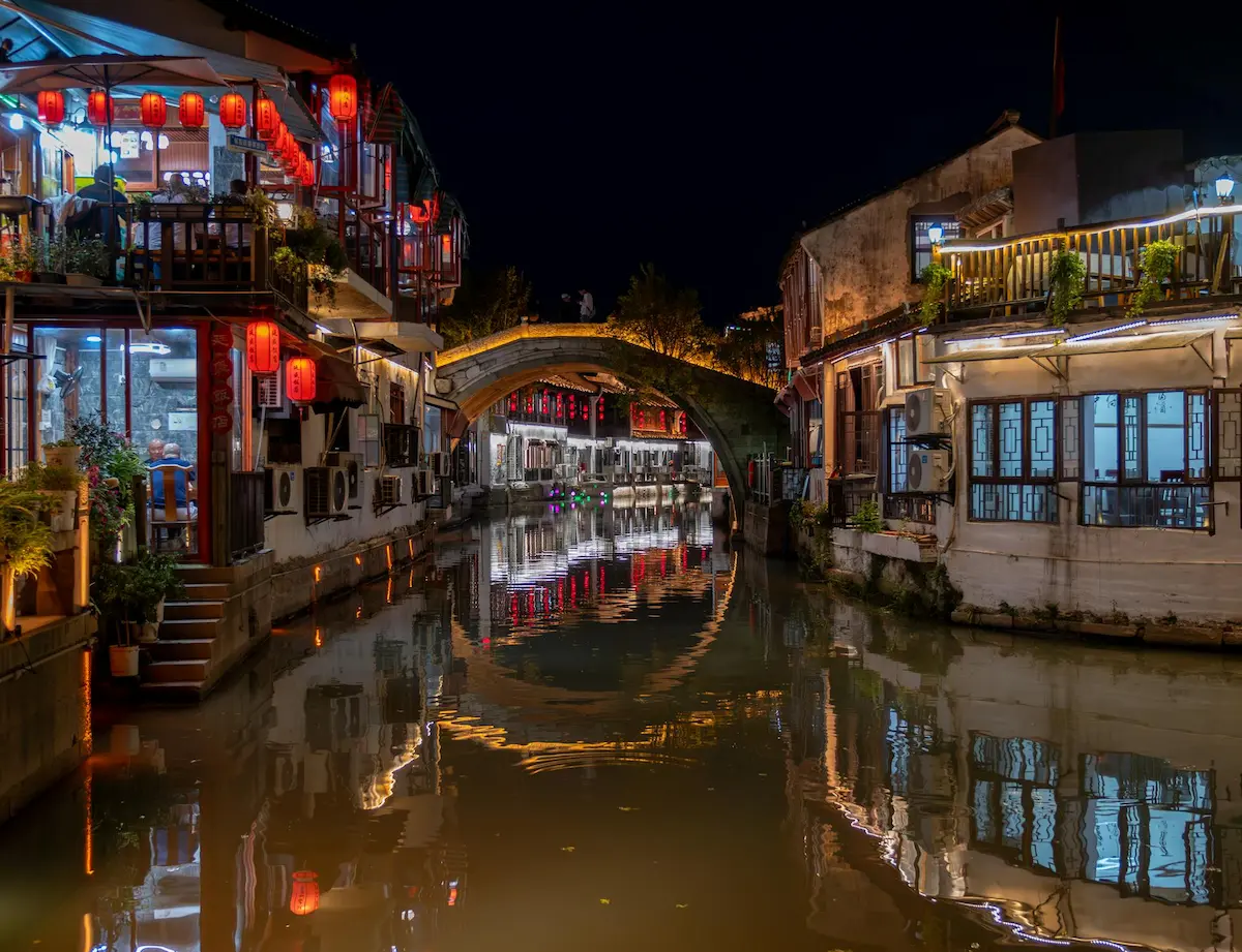 Au Cœur de Suzhou : Thé, Sérénité et Charme Intemporel