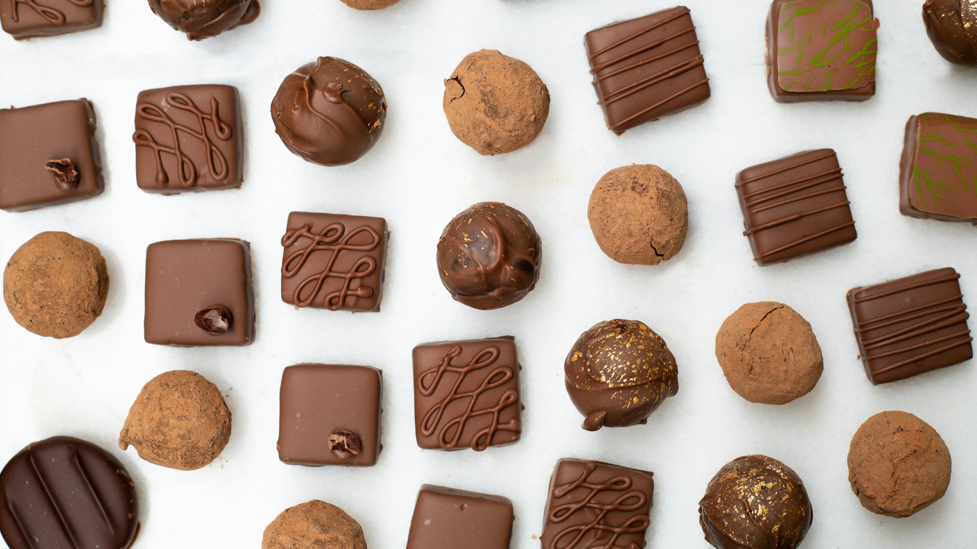 Accord Thé et Chocolat : Le Guide Ultime pour Sublimer Vos Dégustations de Fêtes