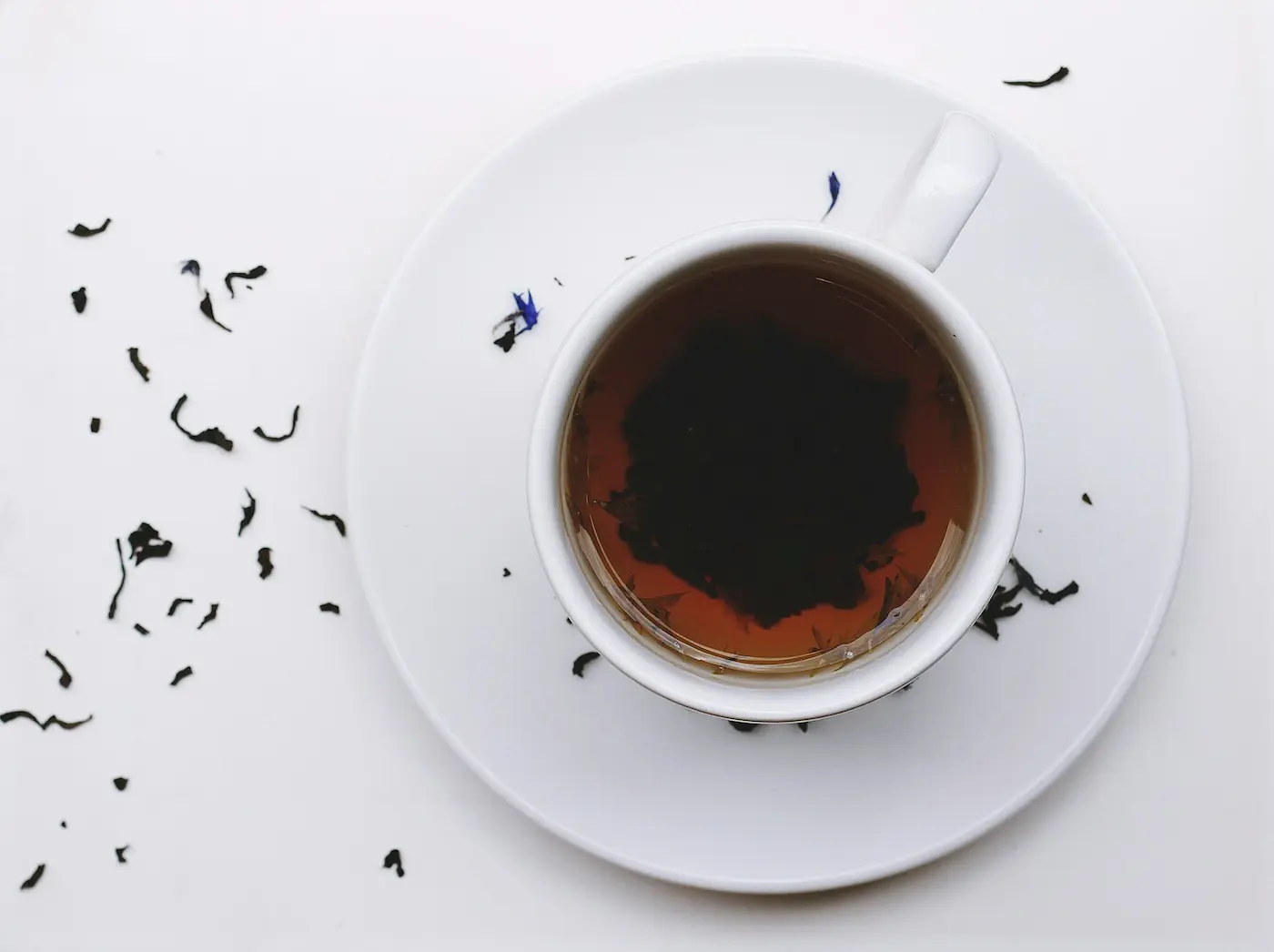 Pourquoi mon thé est amer ? 5 erreurs que je faisais tout le temps